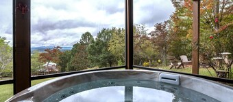 New Listing-Mountain Views, Hot Tub, Fireplaces, Fire Pit