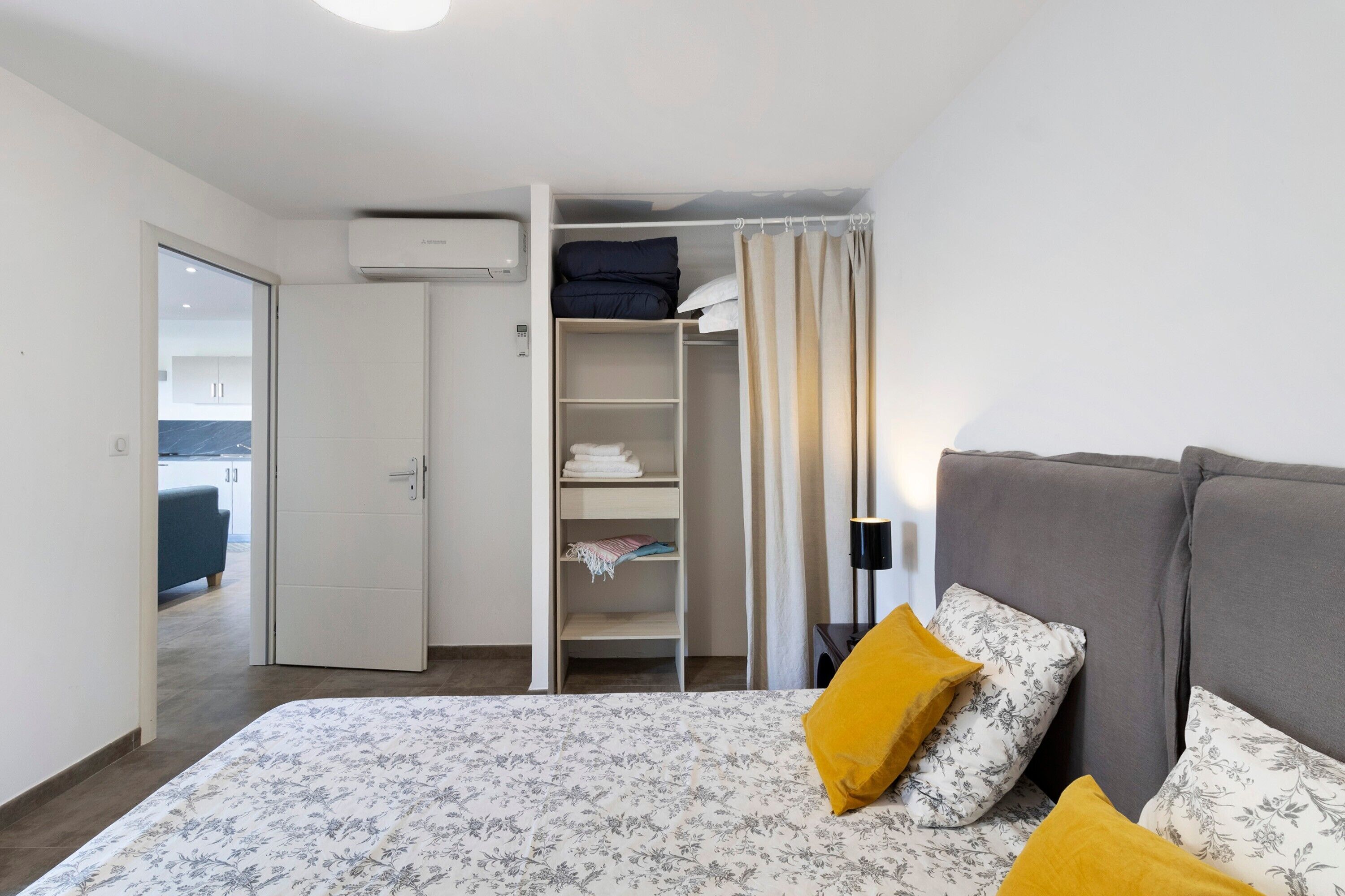 2 slaapkamers, een strijkplank/strijkijzer, wifi, beddengoed