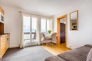 1 多间卧室、床单