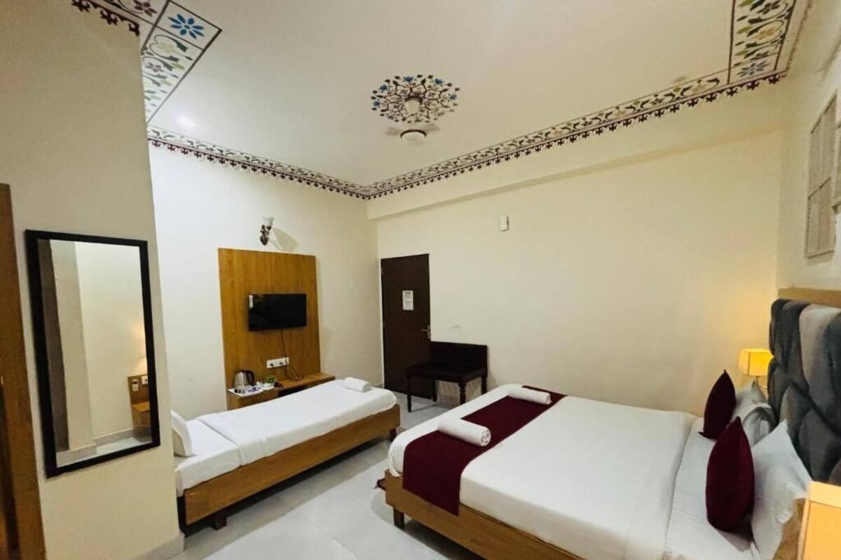 Classic Double Room, Garden View | Free WiFi, bed sheets
