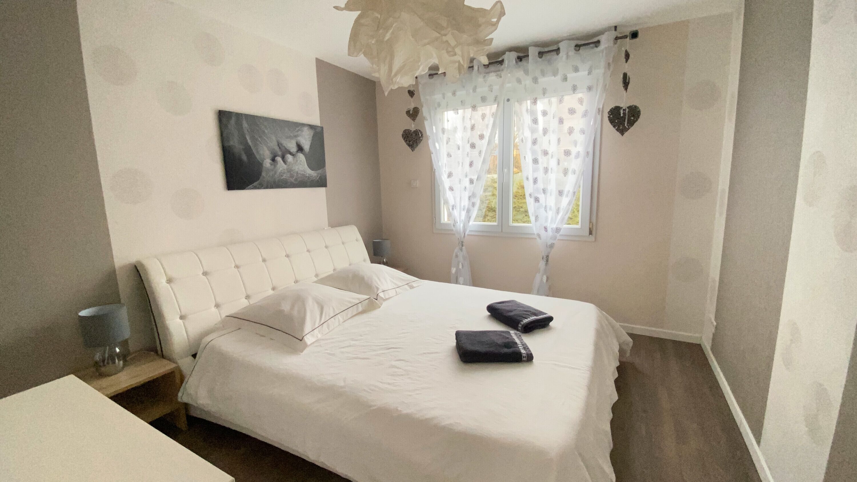 4 slaapkamers, een strijkplank/strijkijzer, beddengoed