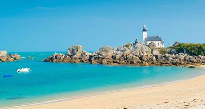 Ferienhaus 'Ty Inizi' mit Pool, privater Terrasse und privatem Garten