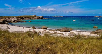 Holiday Home 'Ty Inizi' with Pool, Private Terrace and Private Garden