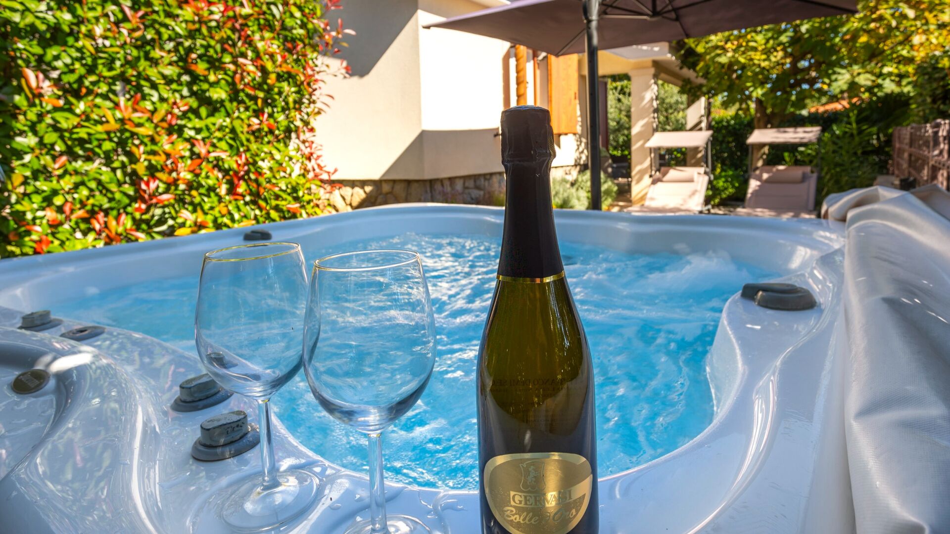 Bain à remous extérieur