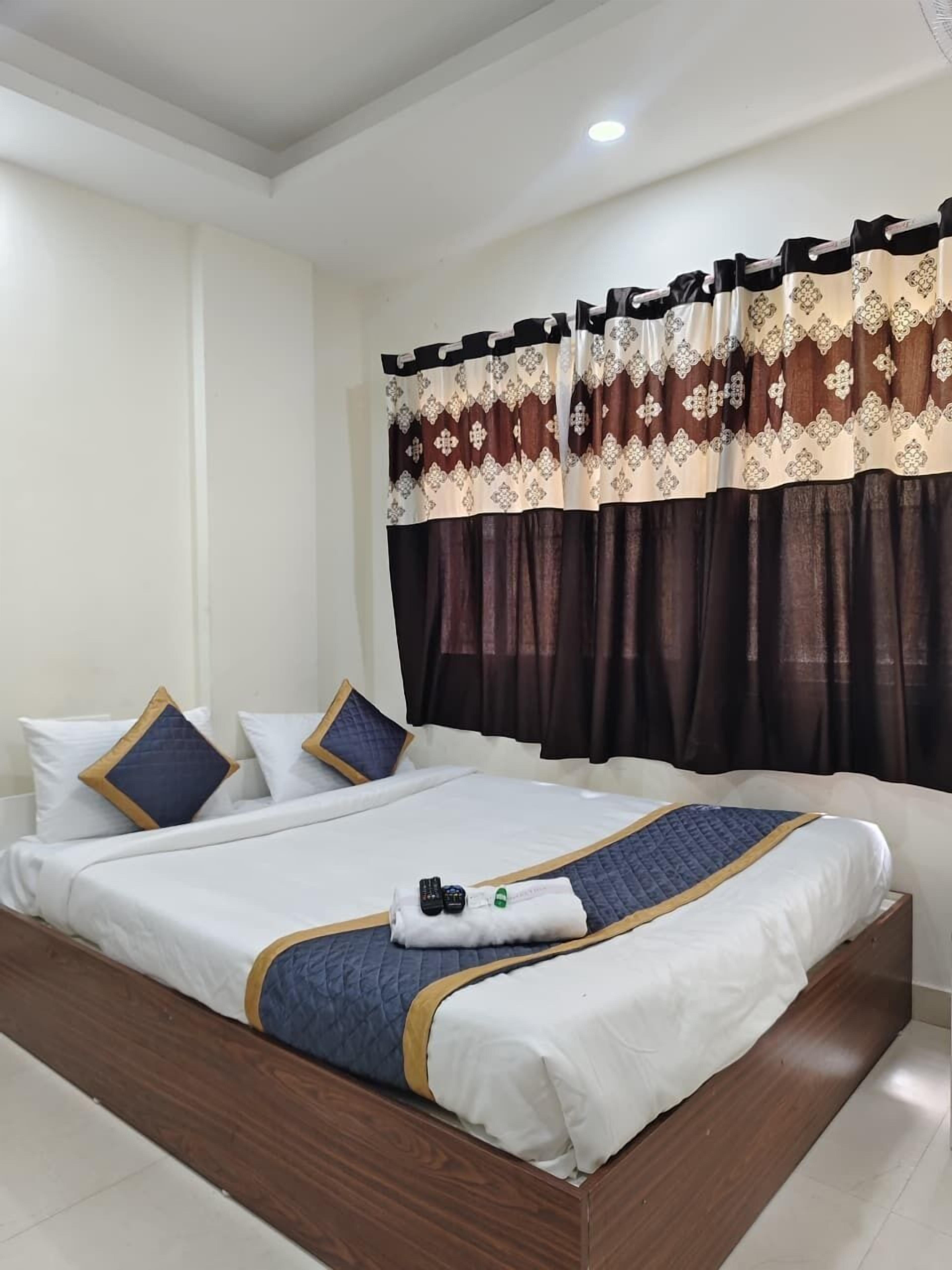 Deluxe Double Room | Egyptian cotton sheets, premium bedding, memory foam beds, desk