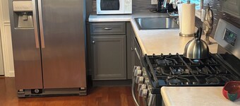 Charming 2-bedroom house in Harrisburg Close to the Shawnee National Forest !