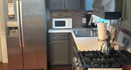 Charming 2-bedroom house in Harrisburg Close to the Shawnee National Forest !