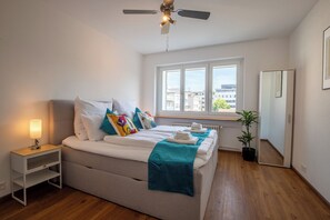 Iron/ironing board, free WiFi, bed sheets - Special *TRiO PiCASSO* Apartment (Basel)