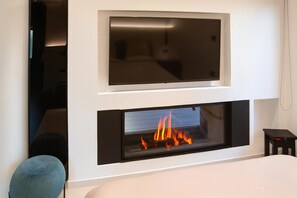 House | 1 bedroom, soundproofing - White and Black Cozy Suite in Aegina (Aegina)