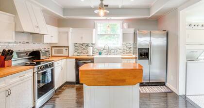 < 1 Mi to Downtown Fort Myers: Tranquil Retreat