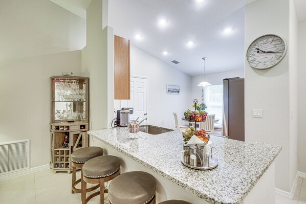 House (4 Bedrooms) | Interior