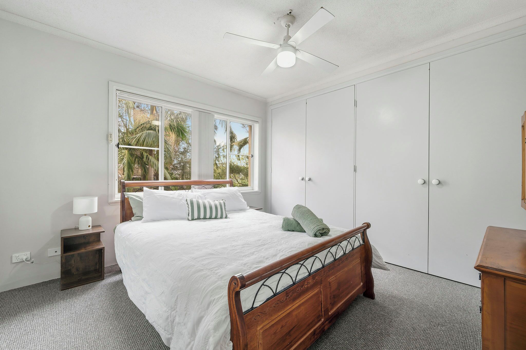 3 bedrooms, desk, iron/ironing board, WiFi