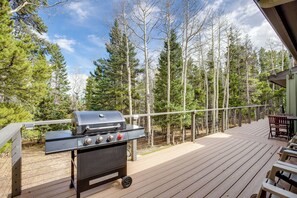 Interior - Hot Tub + Game Room: Peaceful Retreat in Evergreen (Evergreen)