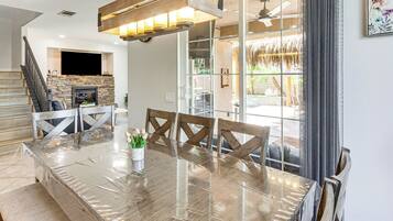 House (5 Bedrooms) | Interior