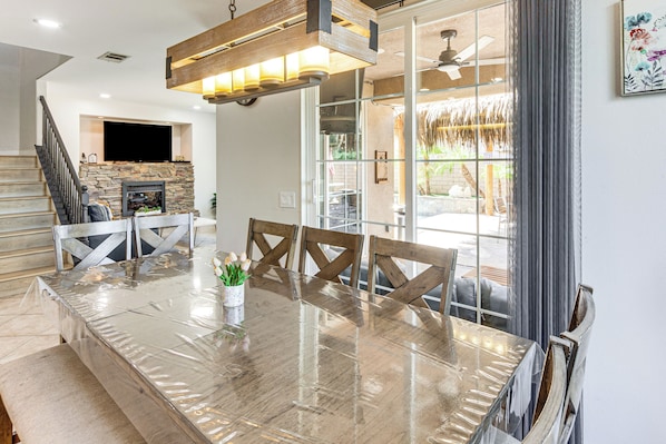 House (5 Bedrooms) | Interior