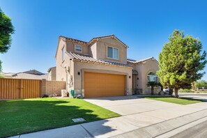 House (5 Bedrooms) | Interior - Relaxing Desert Oasis, 4 Mi to Coachella Festivals (Coachella)