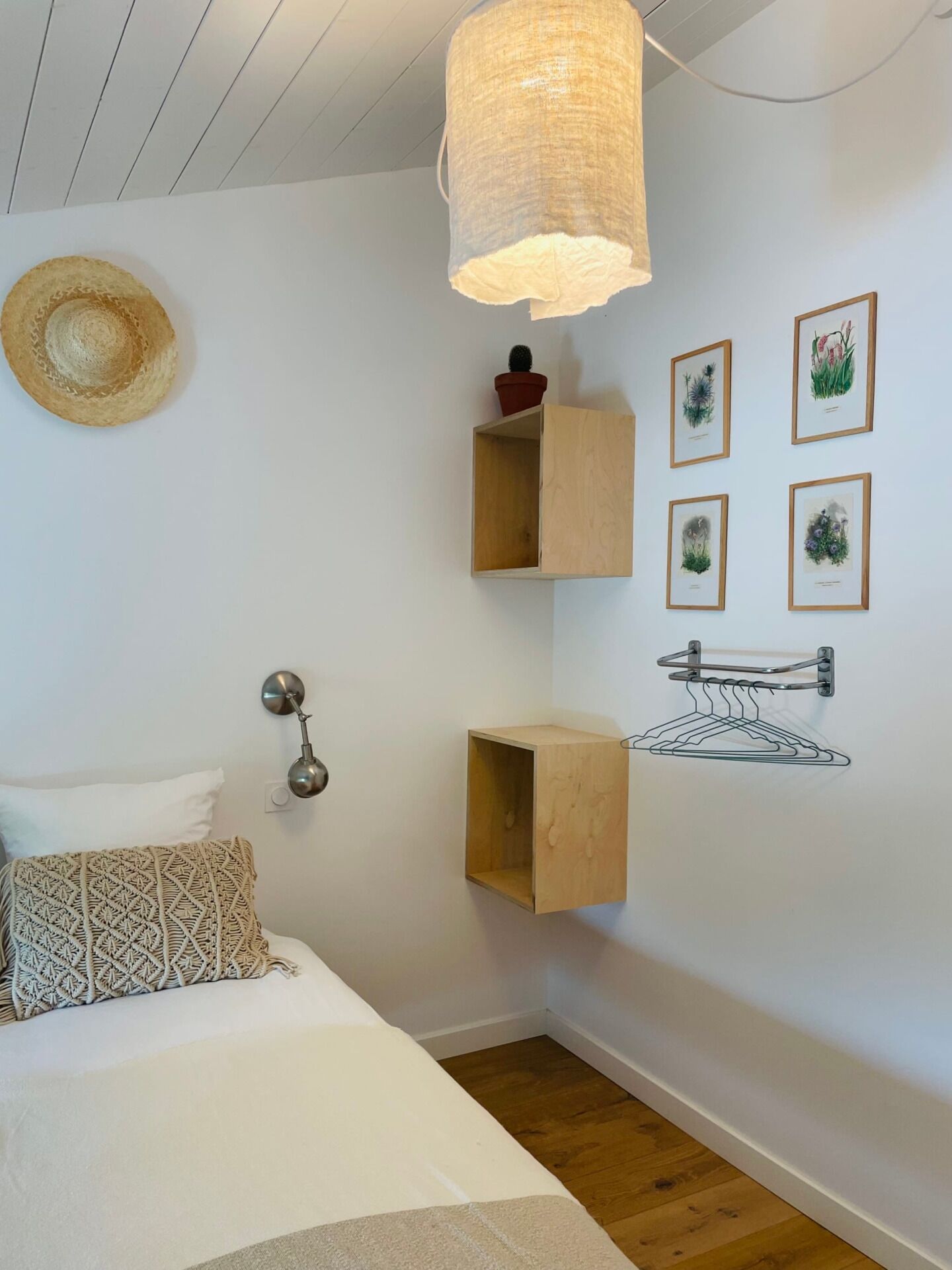 Comfort Room, Pool View | Soundproofing, free WiFi