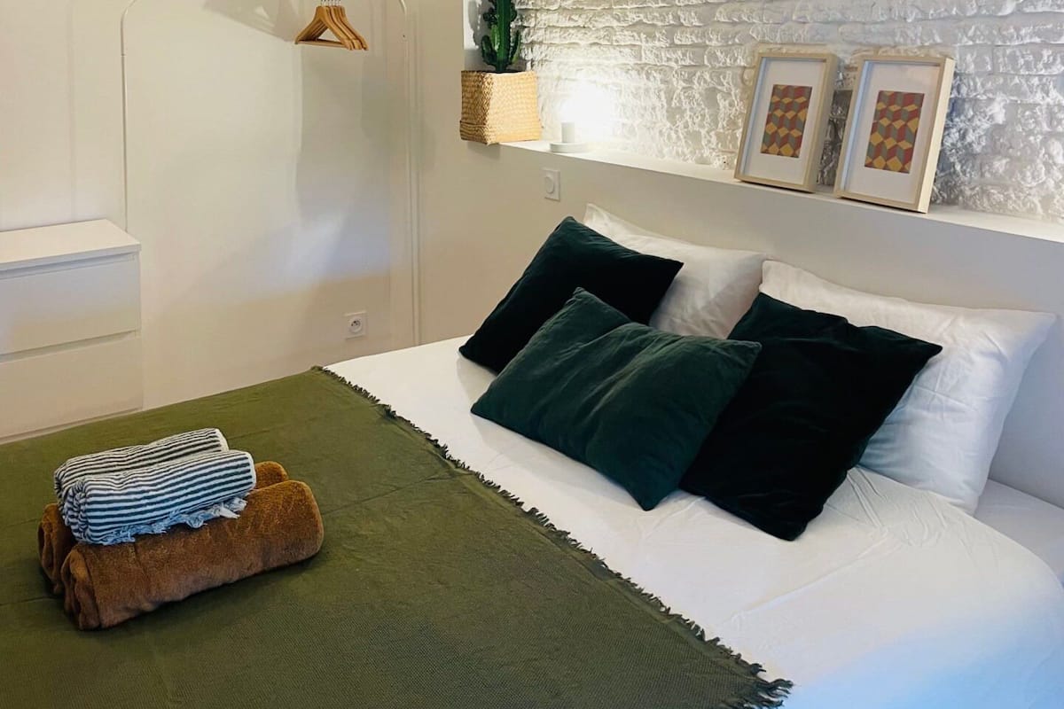 Standard Room, Garden View | Soundproofing, free WiFi