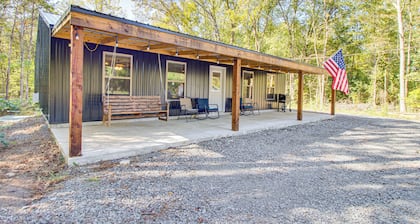 1 Mi to Greers Ferry Lake! Outdoor Adventure Base