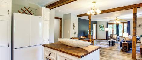 House (3 Bedrooms) | Interior