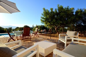 تناول الطعام بالخارج