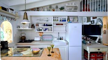 Coffee/tea maker, high chair