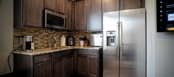 Modern & Cozy 1BR Home Near Parks | Easy Access to Denver