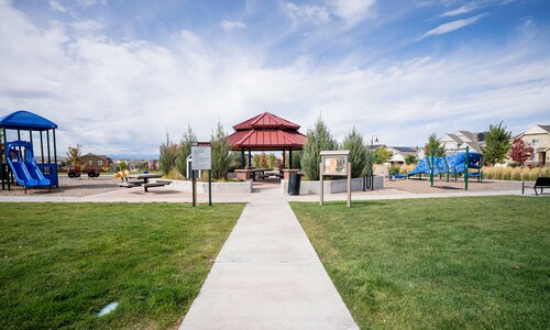 Modern & Cozy 1BR Home Near Parks | Easy Access to Denver