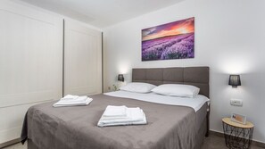 2 soverom, strykejern/-brett, wi-fi (inkludert) og sengetøy