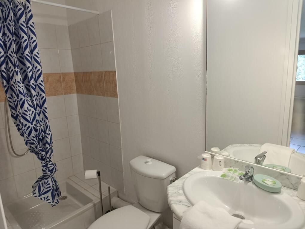 ห้องแฟมิลี่สำหรับสี่ท่าน, วิวภูเขา | ห้องน้ำ | ฝักบัว, ของใช้ในห้องน้ำฟรี, ผ้าเช็ดตัว, สบู่