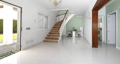 Villa Elouise - Heated pool, Gym, Jacuzzi, Sauna