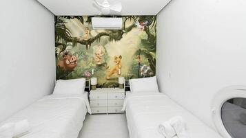 5 bedrooms, iron/ironing board, free WiFi, bed sheets