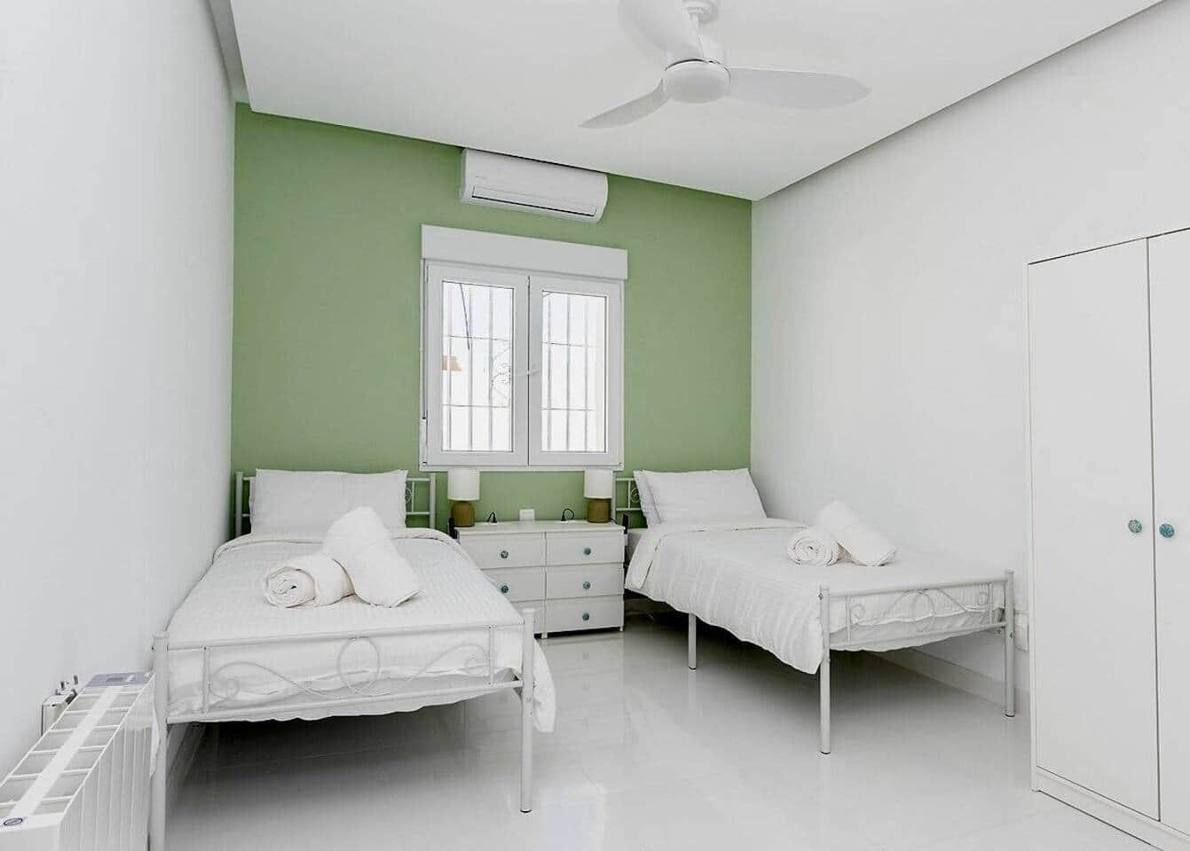 6 dormitoris, planxa i posts de planxar, wifi gratuïta i roba de llit 