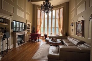 Interior - Ru U Art (Richmond Hill)