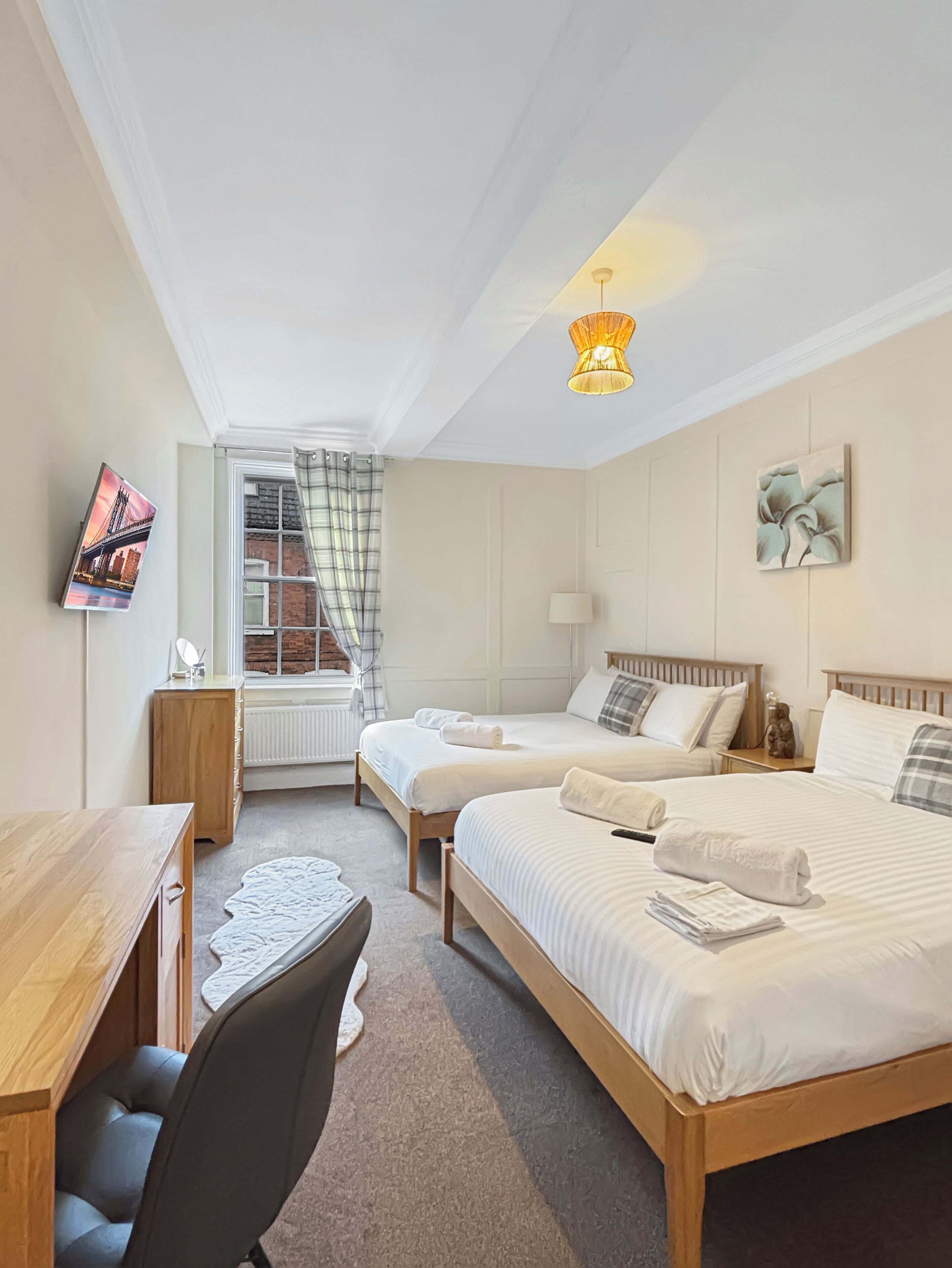 2 bedrooms, iron/ironing board, free WiFi, bed sheets