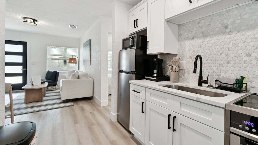 Stylish Treasure Island Escape