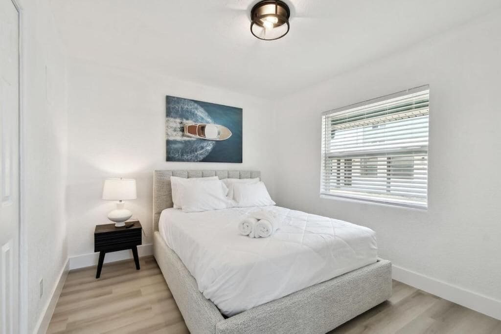 Laptop workspace, free WiFi