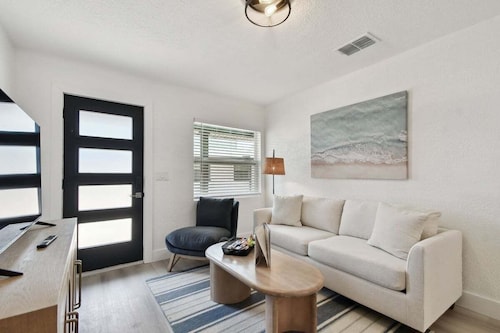 Stylish Treasure Island Escape