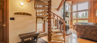 Sans Souci 1, 3 Bedroom Ski In, Ski Out Retreat