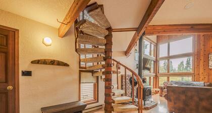 Sans Souci 1, 3 Bedroom Ski In, Ski Out Retreat