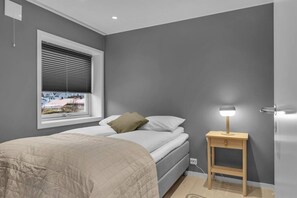 4 chambres, fer et planche à repasser, Wi-Fi, draps fournis