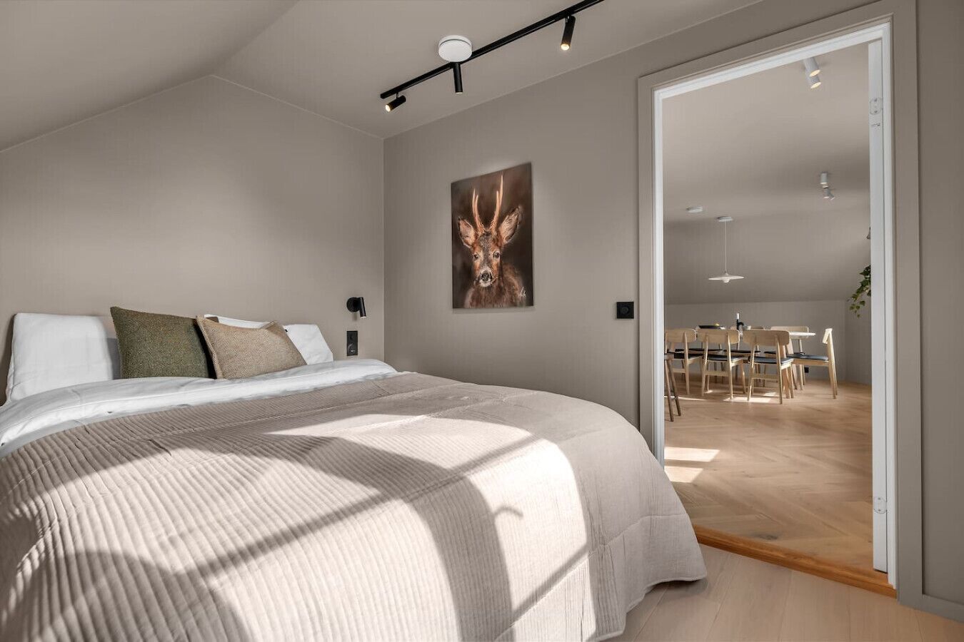 4 soverom, skrivebord, strykejern/-brett og wi-fi