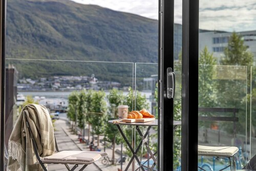 The Loft - 4BR/2BATH Central Apt