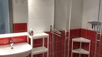 Comfort Double Room, Patio | Bathroom