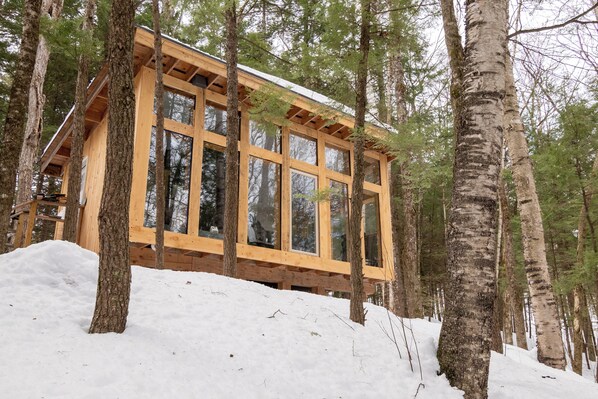 المنشأة من الخارج