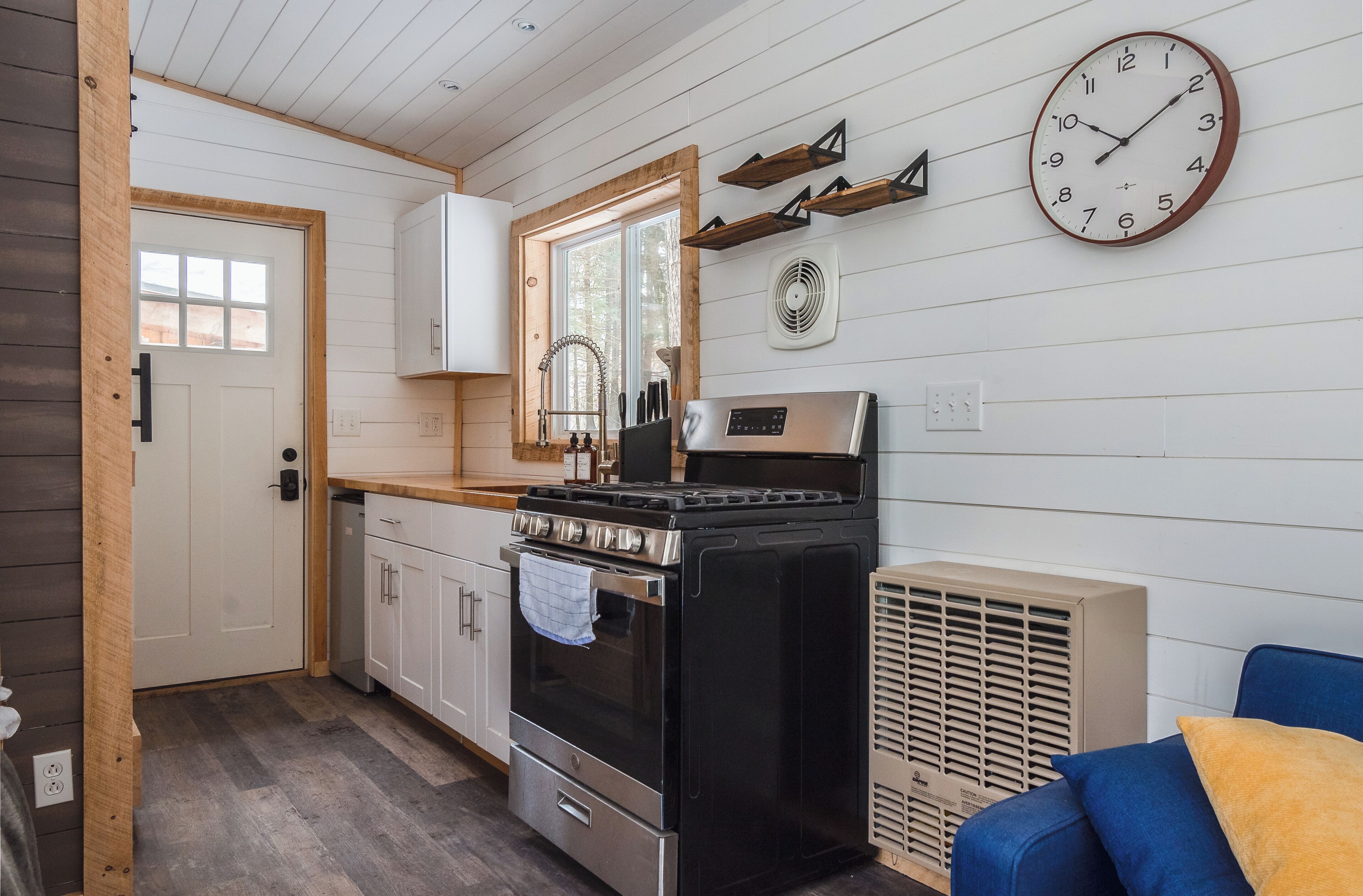 Køleskab, ovn, kogeplade, opvaskemaskine