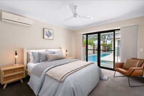 4 bedrooms, iron/ironing board, WiFi, bed sheets