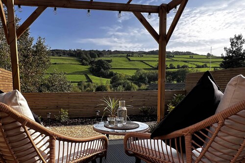 Host & Stay | Holmfirth Hideaway