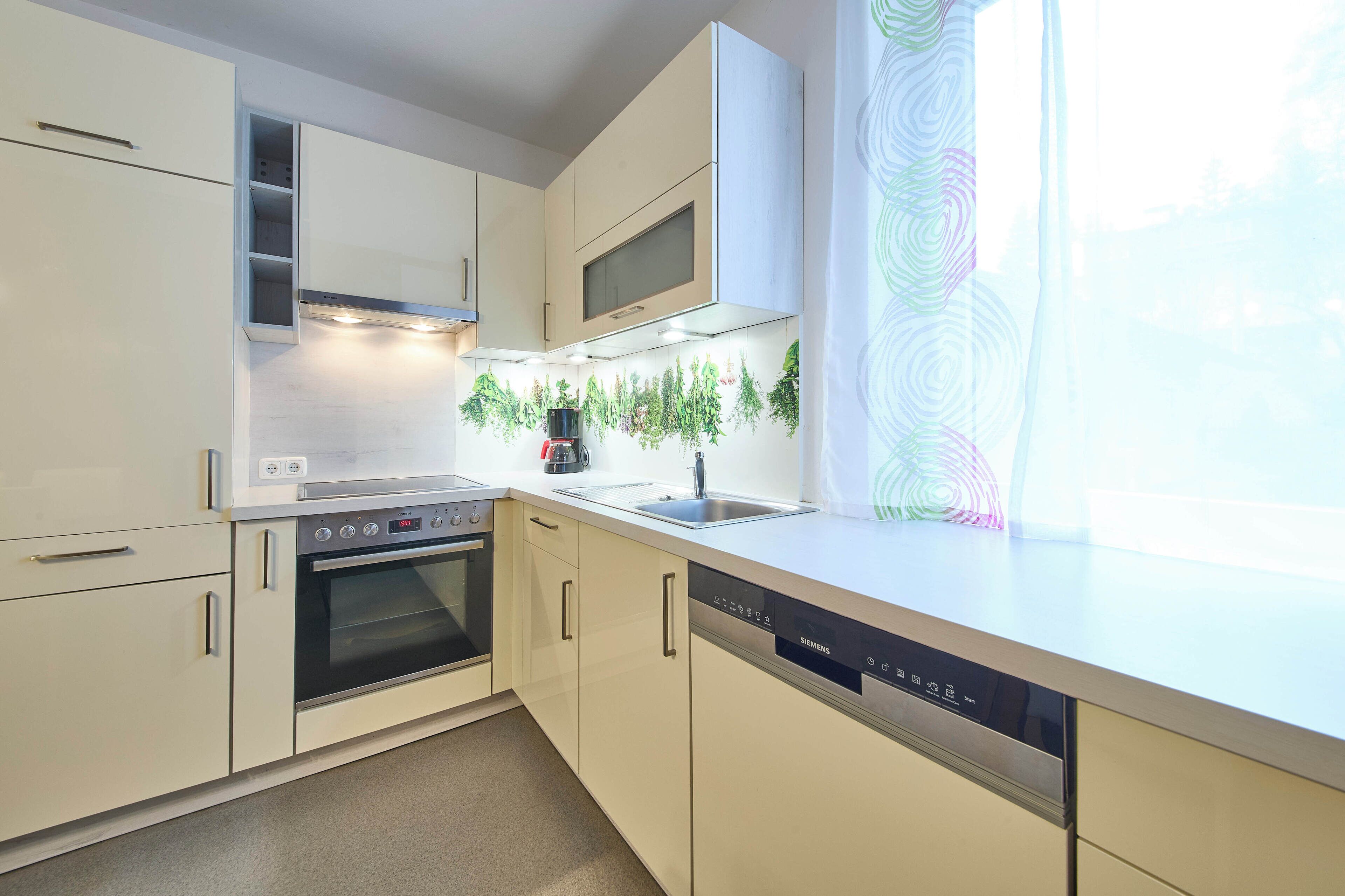 舒適公寓客房, 2 間臥室, 可攜帶寵物, 花園景 | 私人廚房 | 咖啡機/沖茶器、電熱水壺