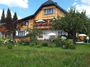 Comfort-Apartment, 2 Schlafzimmer, Haustiere gestattet, Gartenblick | Blick auf den Garten